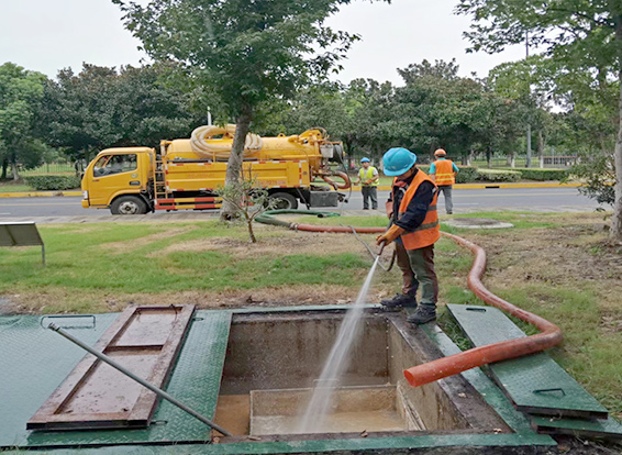 乌伊岭化油池清理
