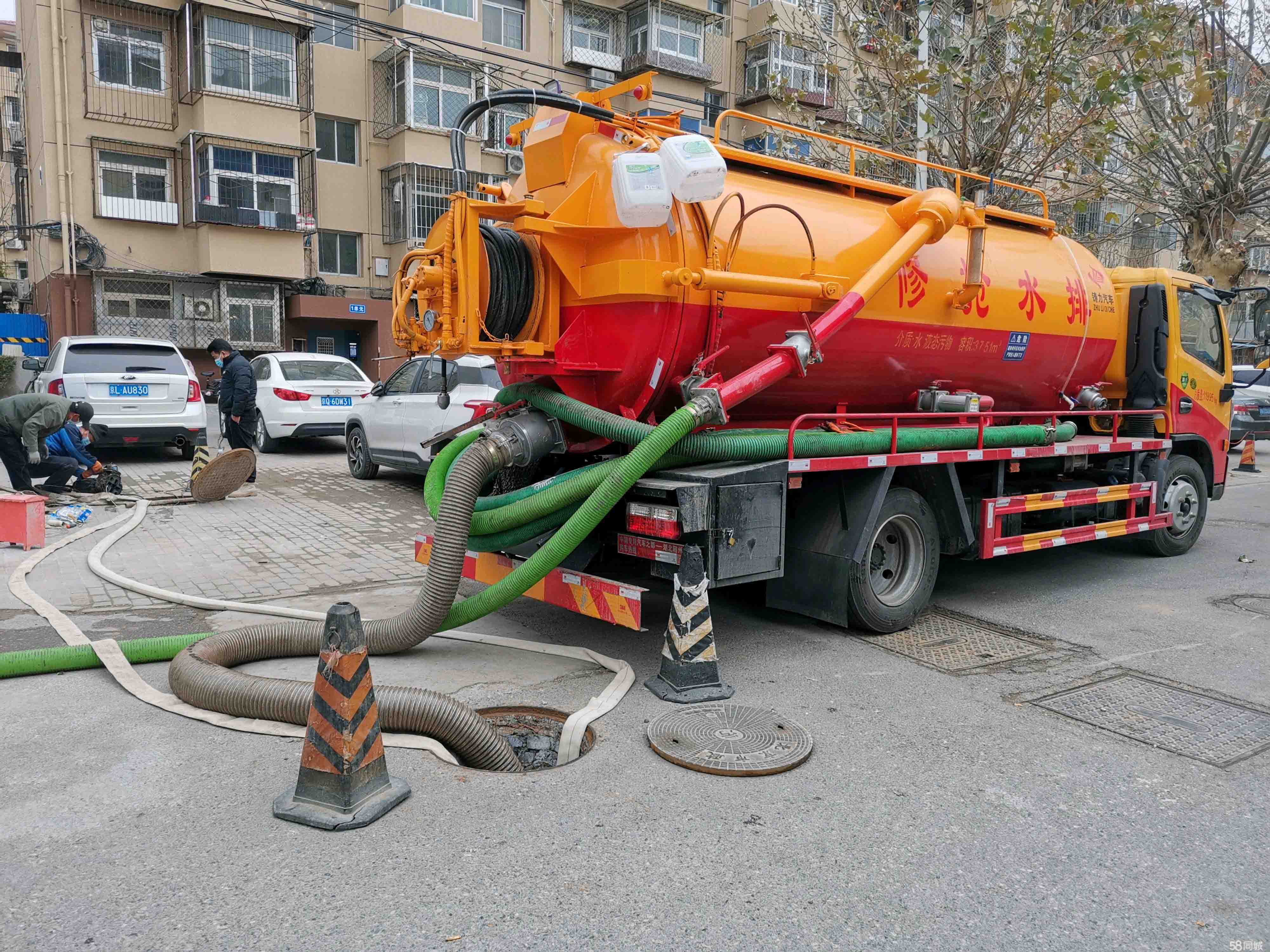乌伊岭抽粪吸污
