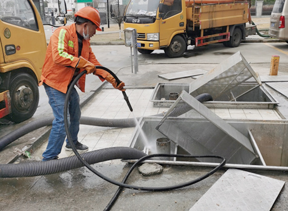 乌伊岭隔油池清理